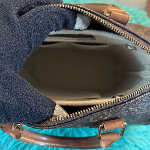 authentic Louis Vuitton speedy 25 - Picture 12 of 14